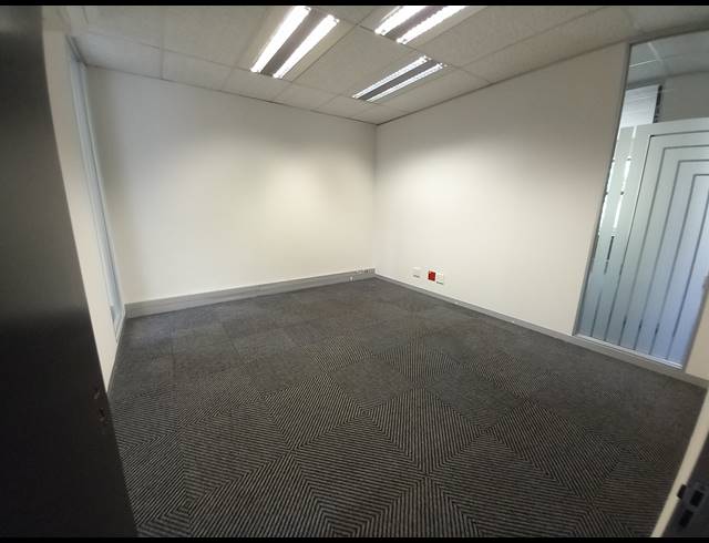631M² OFFICE TO LET IN BRYANSTON